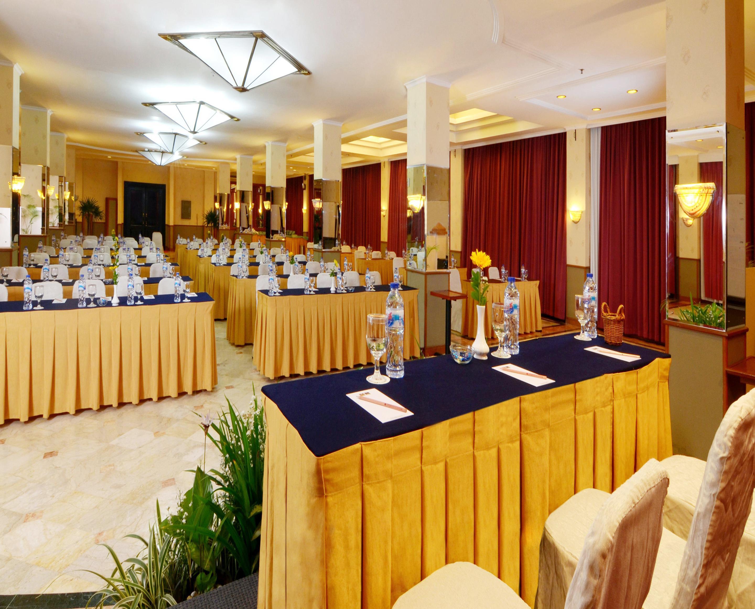 The Jayakarta Suites Bandung Buitenkant foto