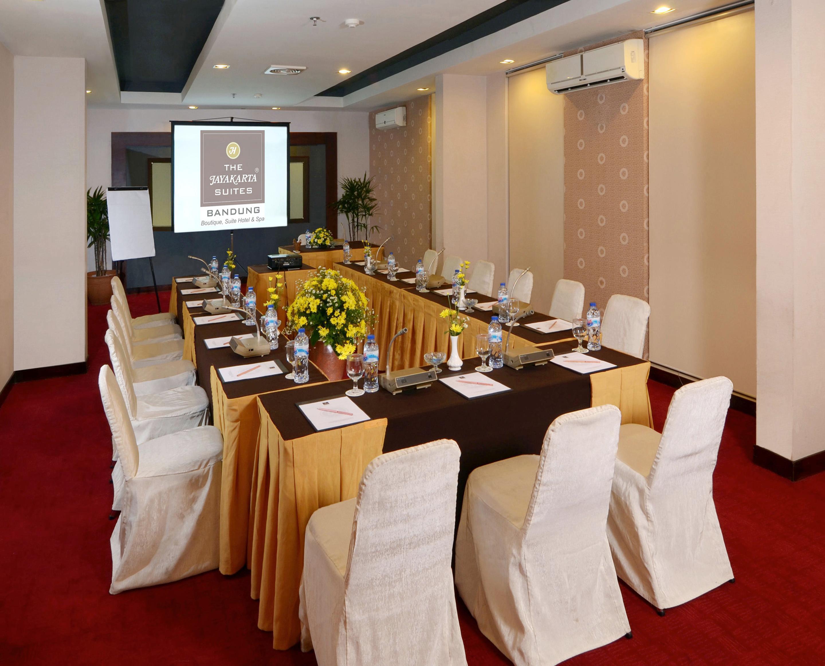 The Jayakarta Suites Bandung Buitenkant foto