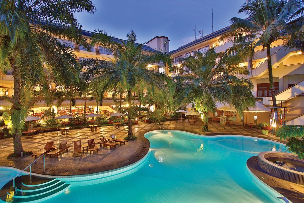 The Jayakarta Suites Bandung Buitenkant foto