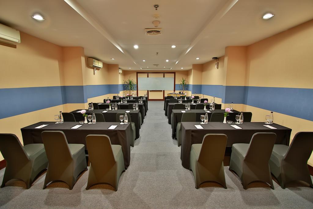 The Jayakarta Suites Bandung Buitenkant foto