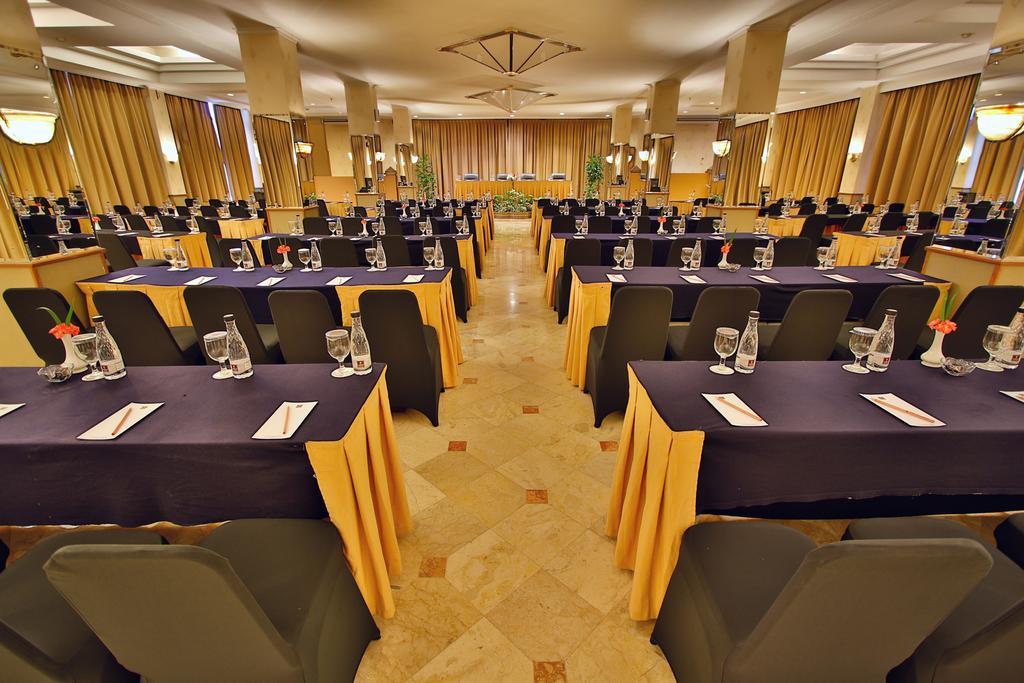 The Jayakarta Suites Bandung Buitenkant foto