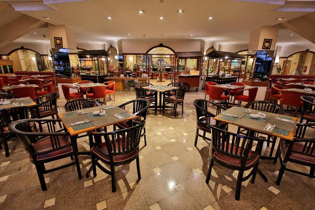 The Jayakarta Suites Bandung Buitenkant foto