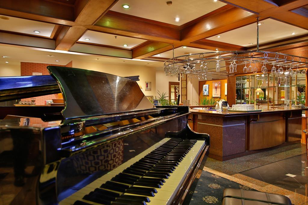The Jayakarta Suites Bandung Buitenkant foto
