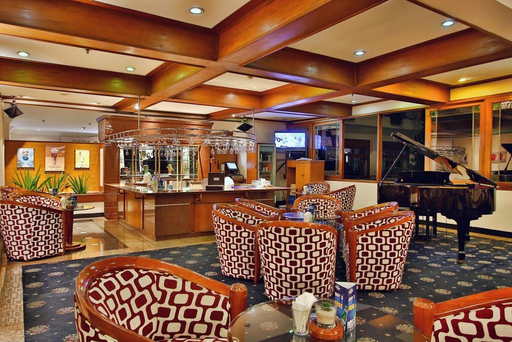 The Jayakarta Suites Bandung Buitenkant foto