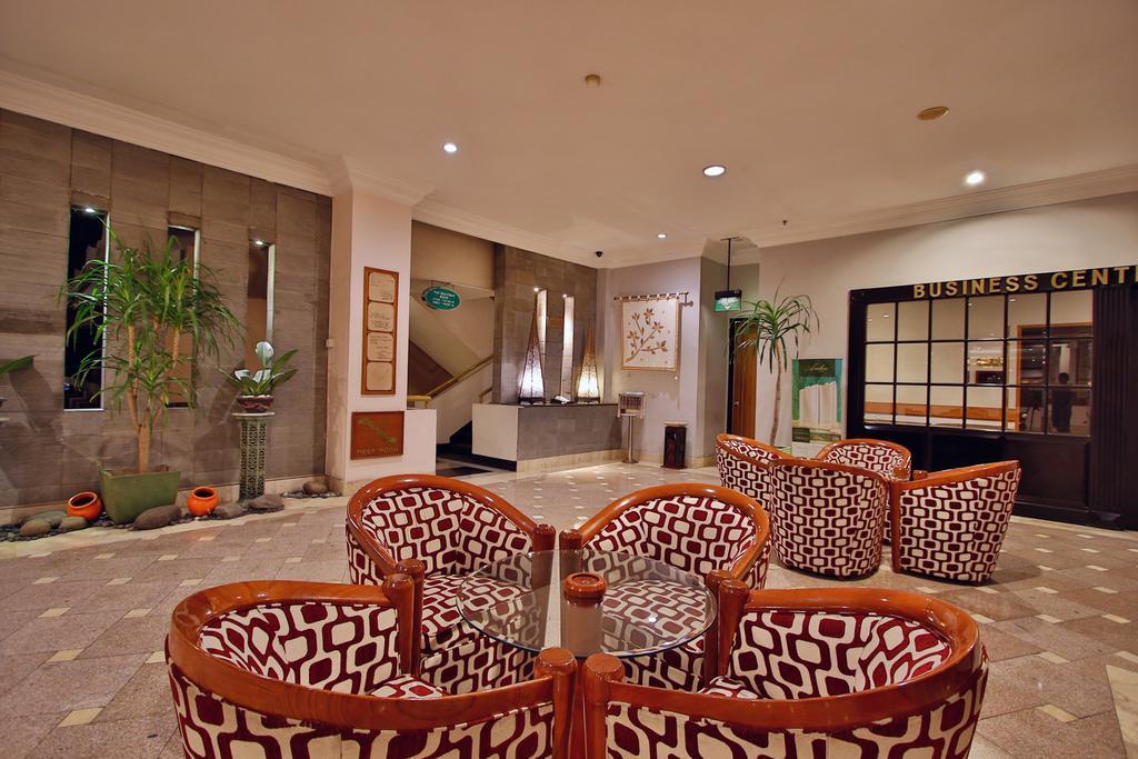 The Jayakarta Suites Bandung Buitenkant foto