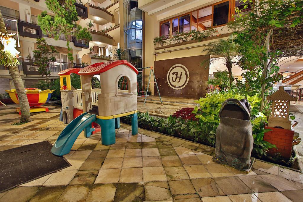 The Jayakarta Suites Bandung Buitenkant foto