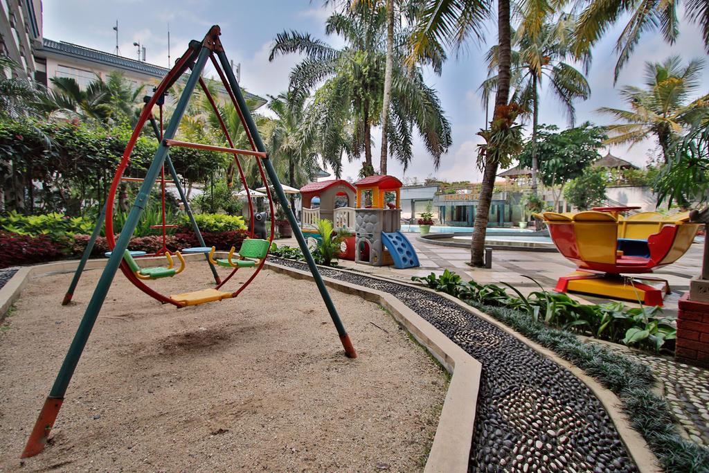 The Jayakarta Suites Bandung Buitenkant foto