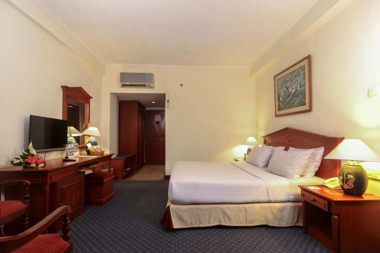 The Jayakarta Suites Bandung Buitenkant foto