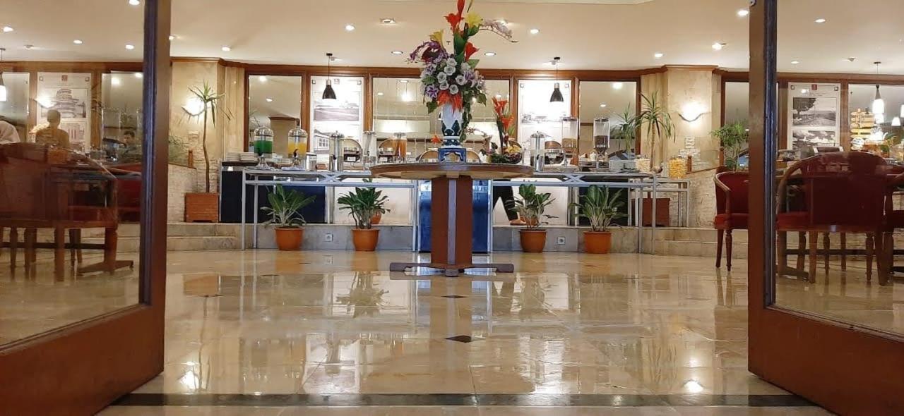 The Jayakarta Suites Bandung Buitenkant foto